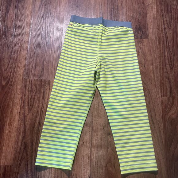 Nike Pro Leggings Yellow Stripe Compression Cropped Gym Training Women Sz M READ - Picture 10 of 10